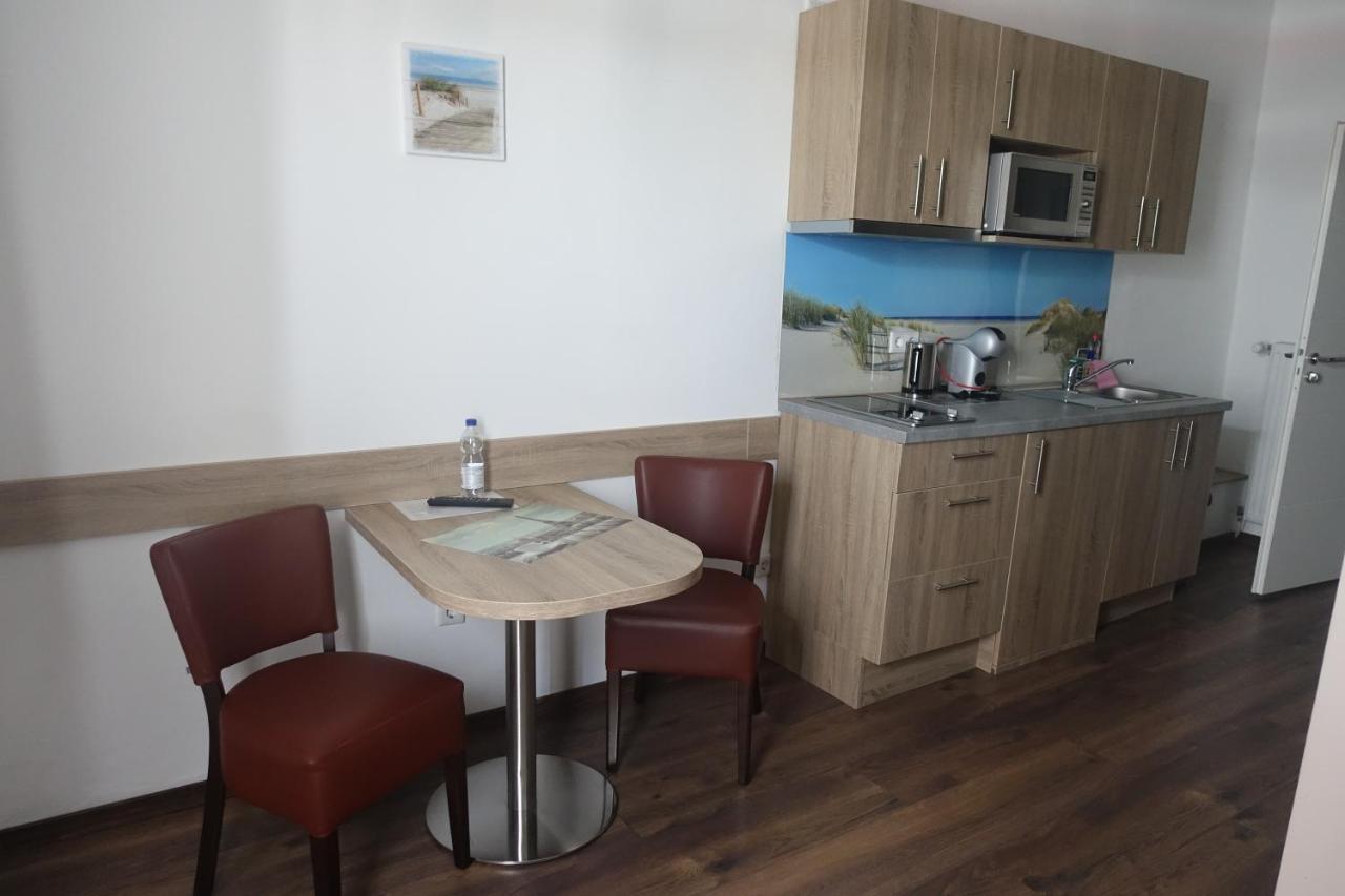 & Restaurant 